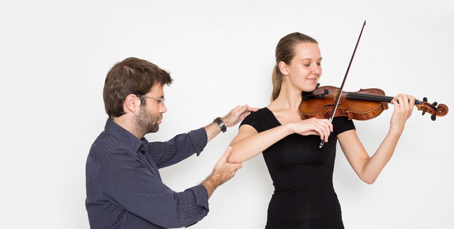 Desarrollando una manera natural y relajada de tocar el violín. - Deviolines