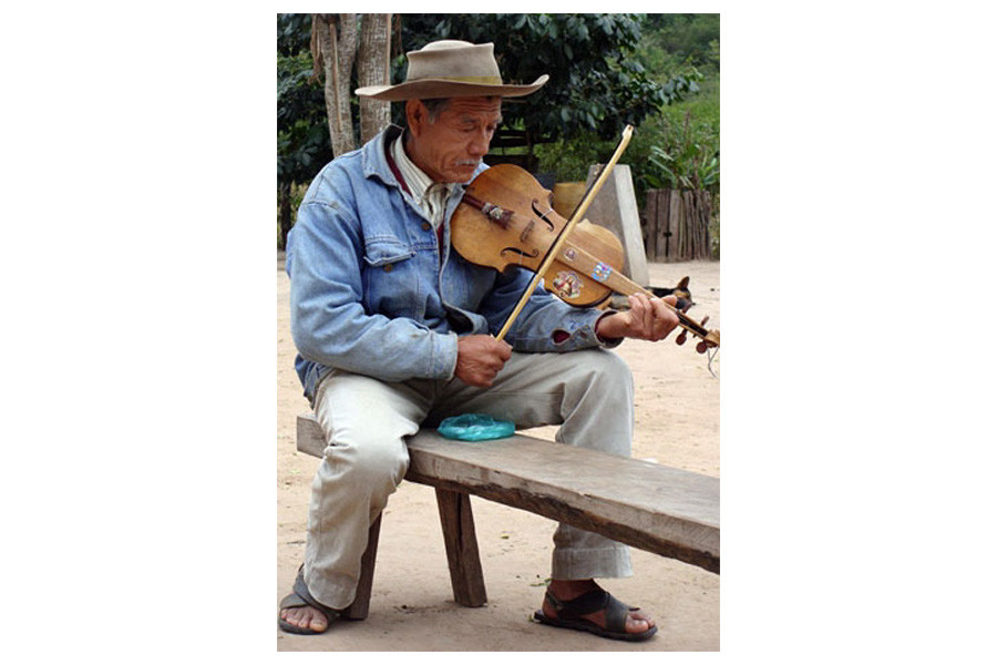 Violín tradicional de América Latina