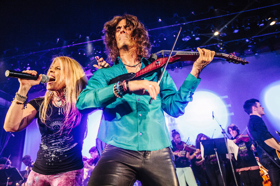 Tocando Rock en el violín