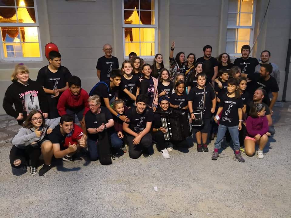 1681894645799_1681894643433_FB_IMG_1652266964215 campamento de verano 2023 folkonexion